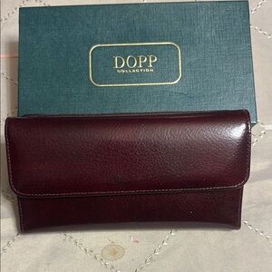 Dopp Collection Burgundy Leather Wallet